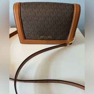 Michael Kors Crossbody Bag